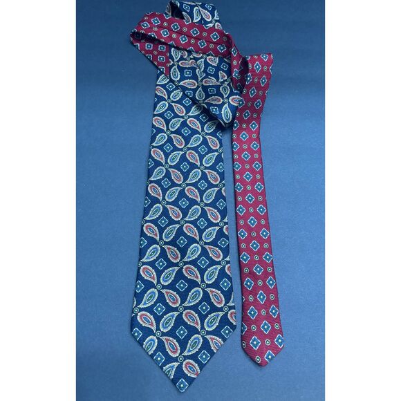 Tommy Hilfiger Silk Tie – Navy & Burgundy Paisley / Geometric – Made in USA - Picture 4 of 4